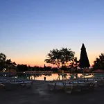 Villaggio Club Dolomiti Sul Mare Resort *