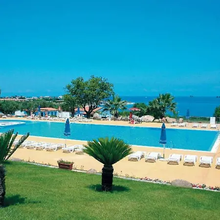 Villaggio Club Dolomiti Sul Mare Resort *