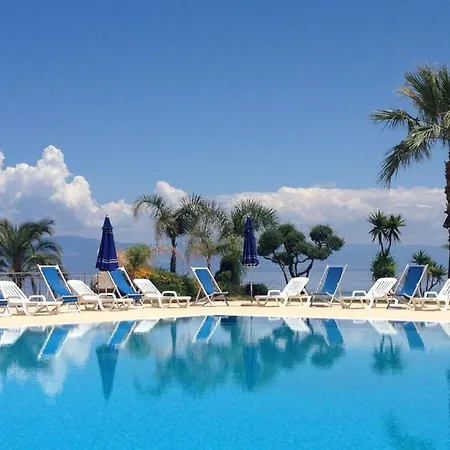 Villaggio Club Dolomiti Sul Mare * Pannaconi