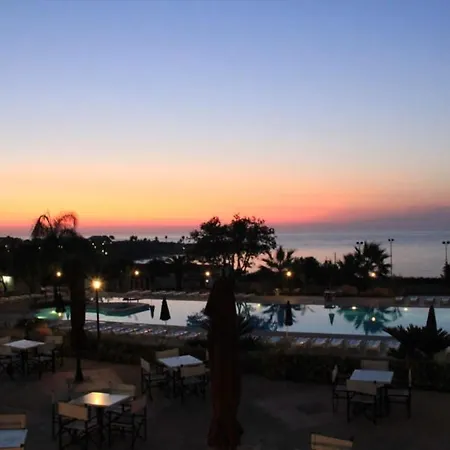 Villaggio Club Dolomiti Sul Mare Resort